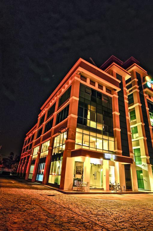 Skypod Boutique Hostel